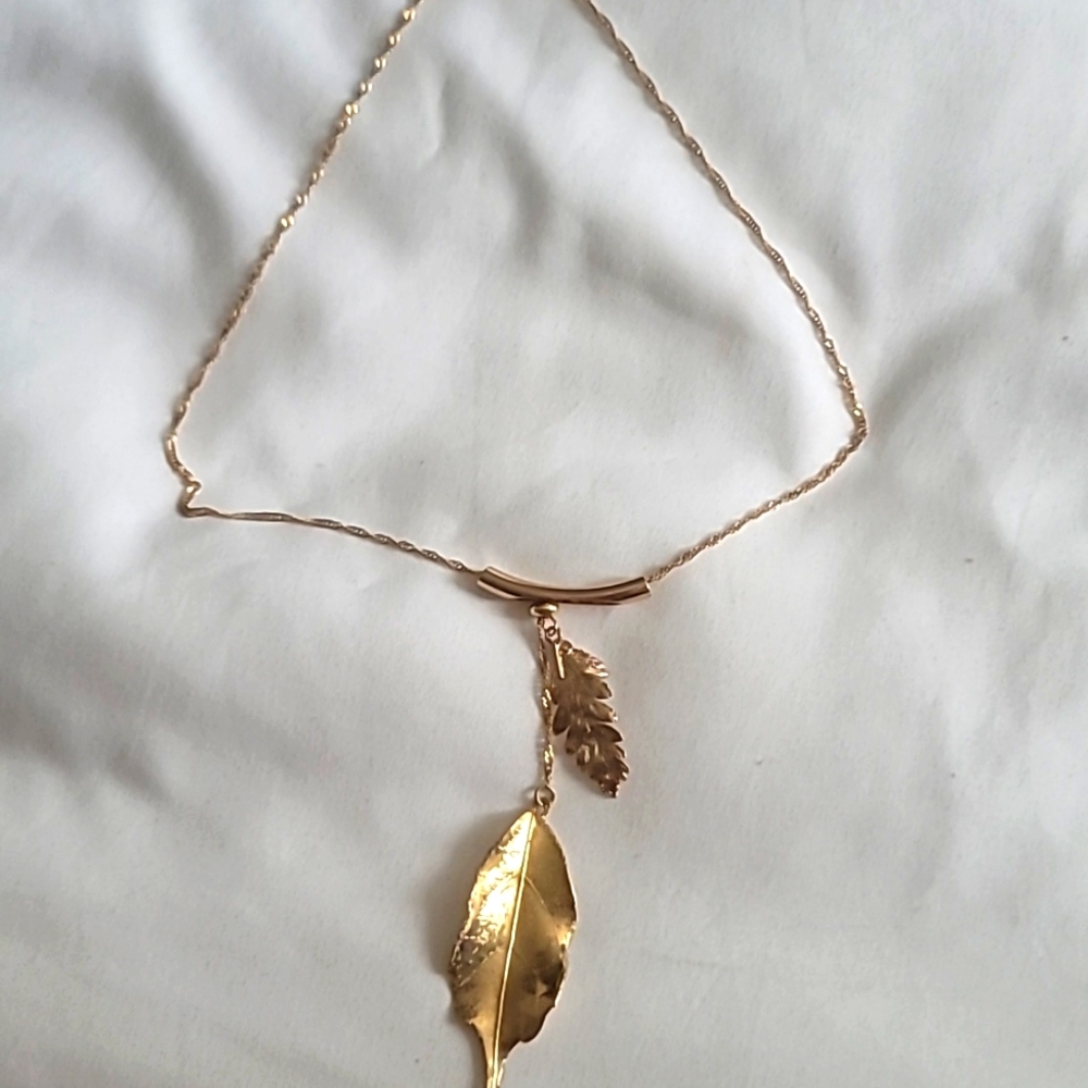 Gold fashion neckless